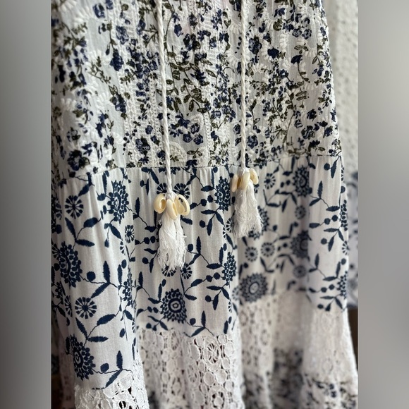 Chic Bohemian Lace Dress in Blue and White Size Small - Picture 9 of 9